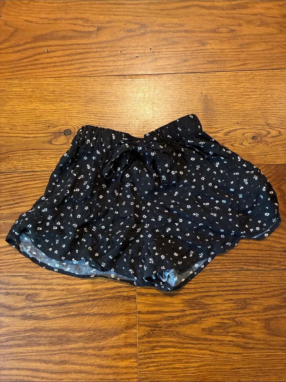 SO Black Floral Tie-Waist Skort